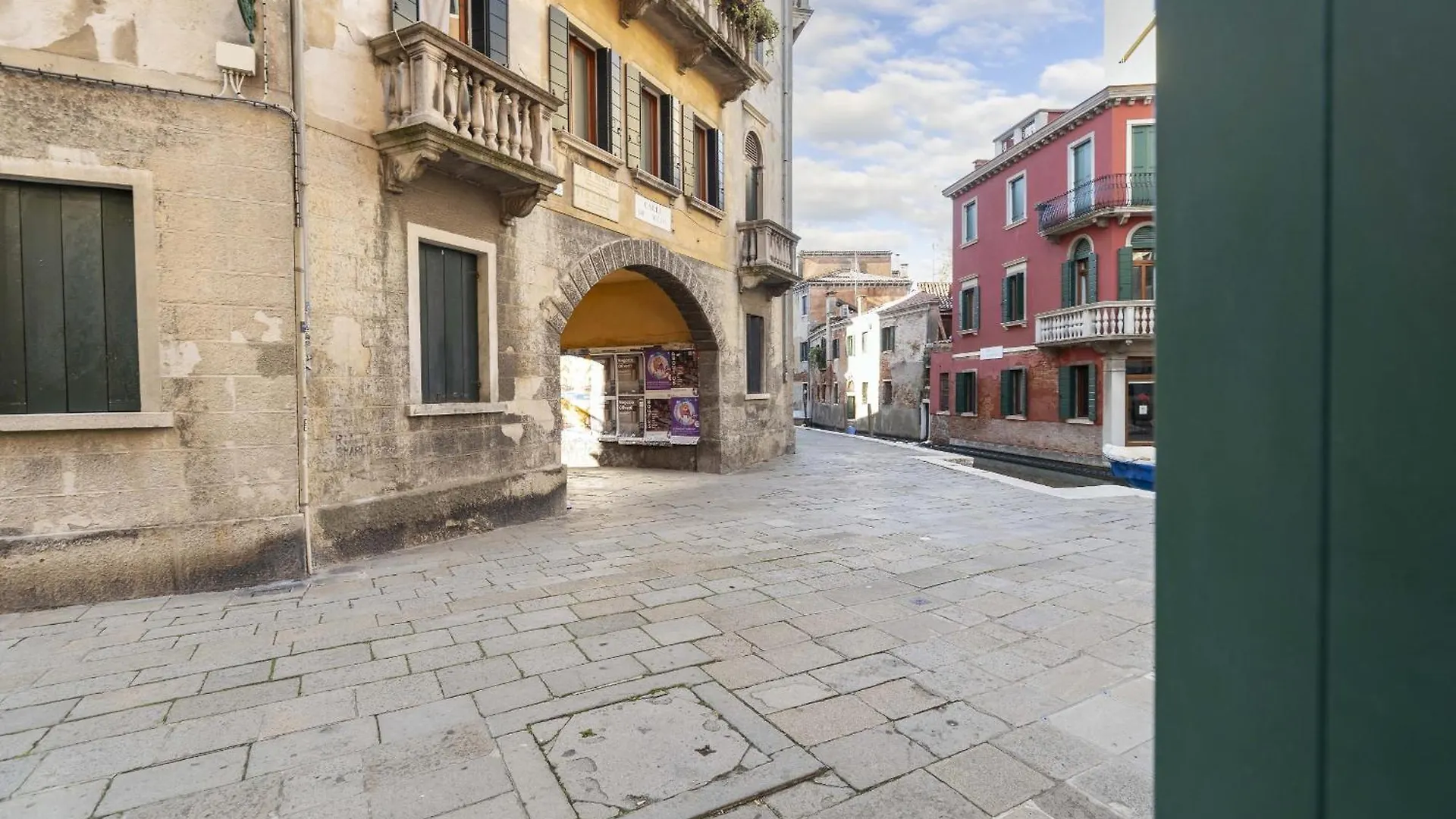 Апартаменты Santa Lucia Canal View By Wonderful Italy Венеция