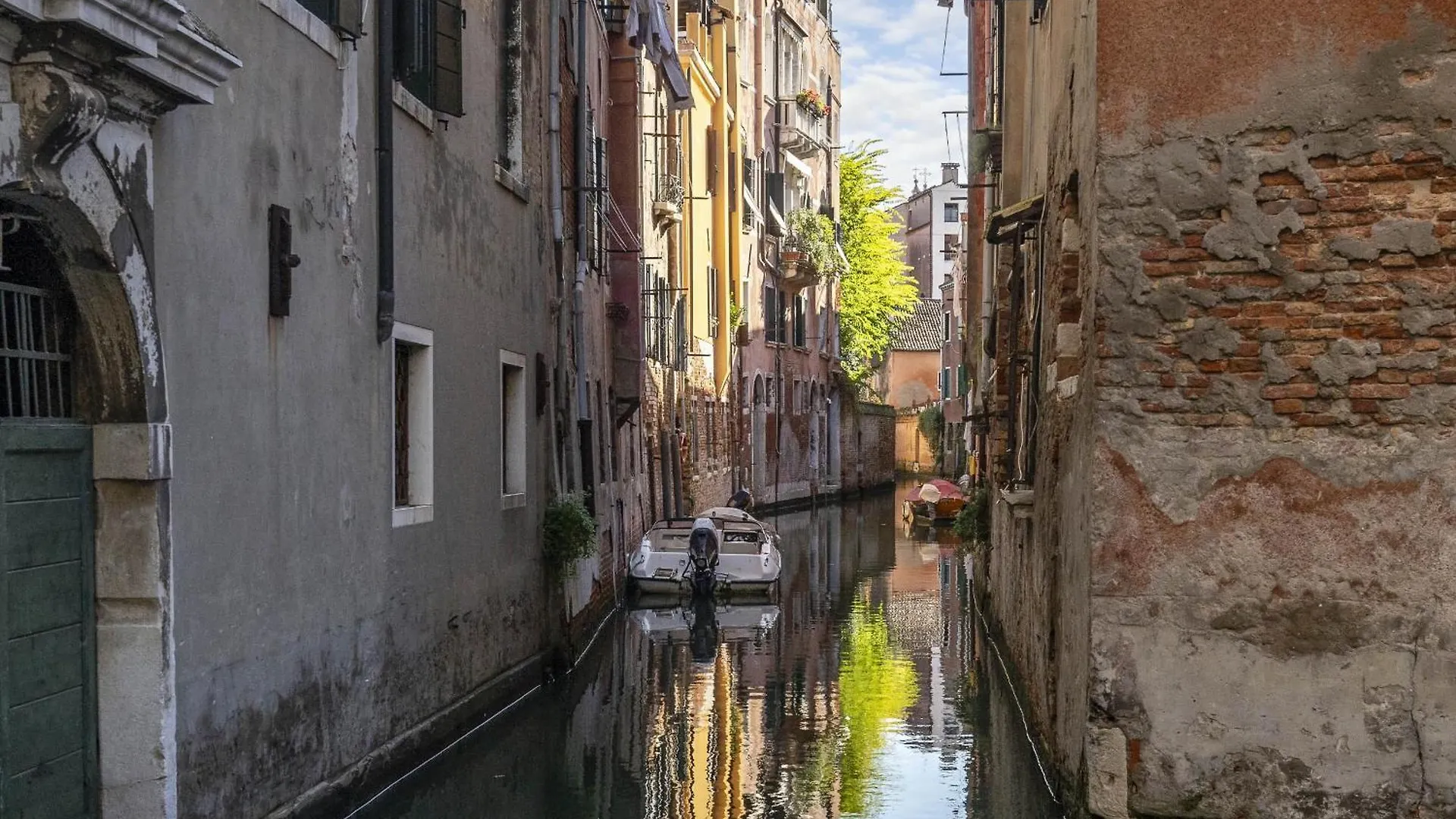 Santa Lucia Canal View By Wonderful Italy location